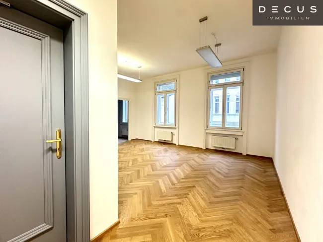 | NÄHE LANDESGERICHT | ab sofort - gekühltes Altbaubüro | ERSTBEZUG nach Sanierung - Bild
