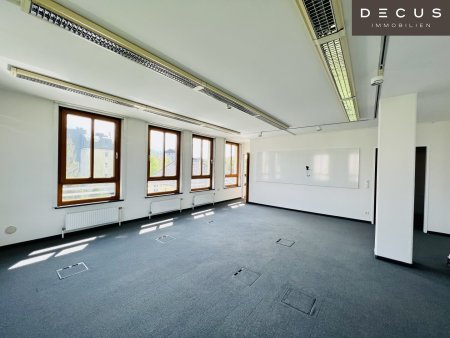 | Stellplätze | Praktische BÜROFLÄCHE ca. 56 m² | St. Pölten | NÄHE TRAISENPARK