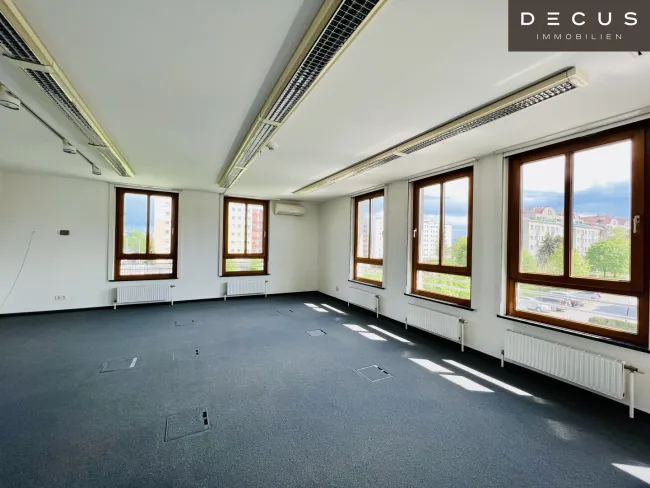 | Stellplätze | Praktische BÜROFLÄCHE ca. 56 m² | St. Pölten | NÄHE TRAISENPARK - Bild