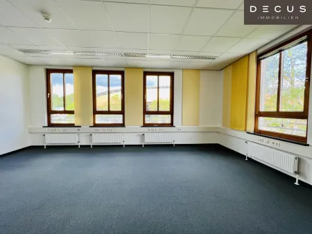 | NÄHE TRAISENPARK | Funktionale Bürofläche ca. 235 m² mit TERRASSE und Wintergarten | ab Jänner 2027