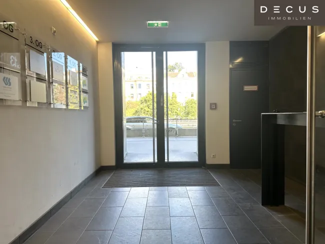 | UNBEFRISTET | modernes, barrierefreies und gekühltes Büro direkt an der U4 | HIETZINGER PARC - Bild