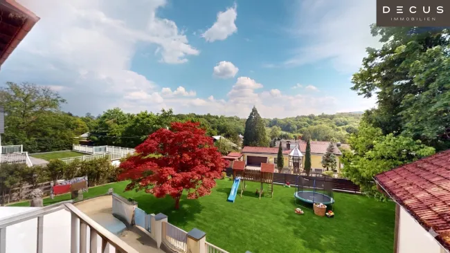 ZWEIFAMILIENHAUS IN GRÜN-RUHELAGE MIT GROSSEM GARTEN UND WEITBLICK - Bild
