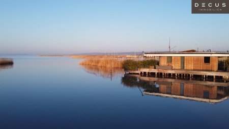 EINMALIGES ARCHITEKTEN-SEEHAUS IN PRIVATER LAGE MIT UNVERBAUBAREM SEEWEITBLICK