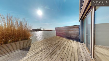 SEEVILLA IN ERSTER REIHE MIT WEITBLICK UND INFINITY-POOL