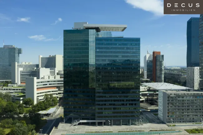 | ca. 1.500 m² Büro mit Ausblick | SATURN TOWER - Titelbild