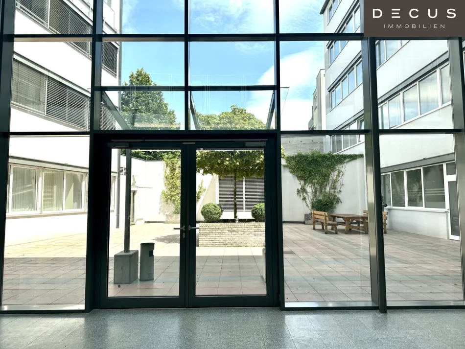 + + + BÜROFLÄCHEN IN ZENTRALER INNENSTADTLAGE + + + ST. PÖLTEN + + + - Titelbild