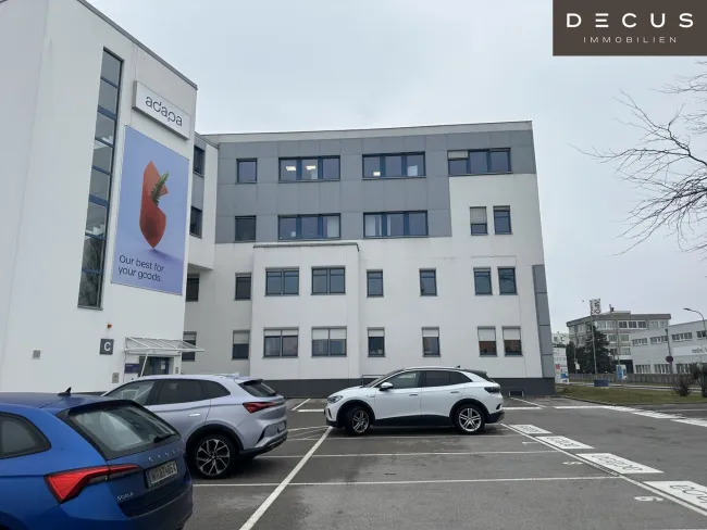 + + + BÜROFLÄCHE + + + INDUSTRIEZENTRUM NÖ SÜD + + + - Titelbild
