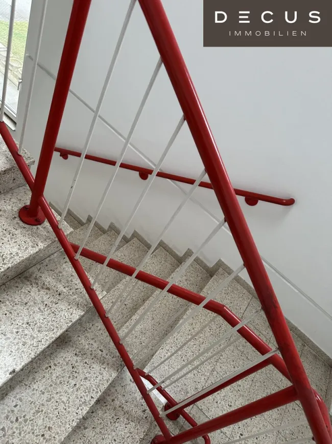 + + + BÜROFLÄCHE + + + INDUSTRIEZENTRUM NÖ SÜD + + + - Bild