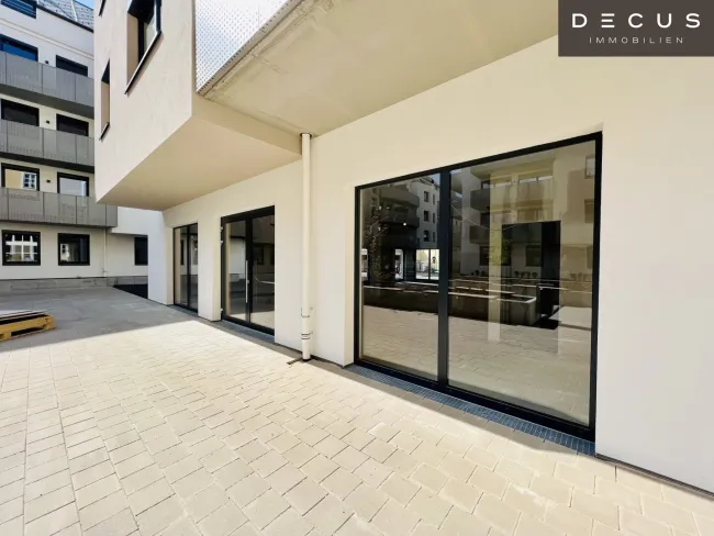 | KARMELITERHOF | GESCHÄFTSFLÄCHE (Edelrohbau) mit Gastgarten | NÄHE RATHAUS - Bild