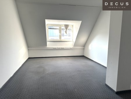 | GEKÜHLTES DACHGESCHOSS-BÜRO mit Terrasse | unmittelbare U-Bahn-Nähe