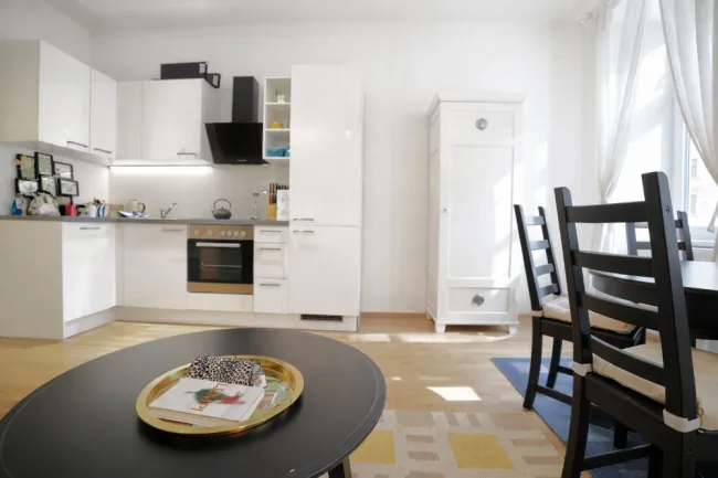 Meidling/Fockygasse: Möblierte Einzimmerwohnung mit erlaubter Airbnb Nutzung "Alles da - wunderbar!" SOFORTBEZUG! - Bild