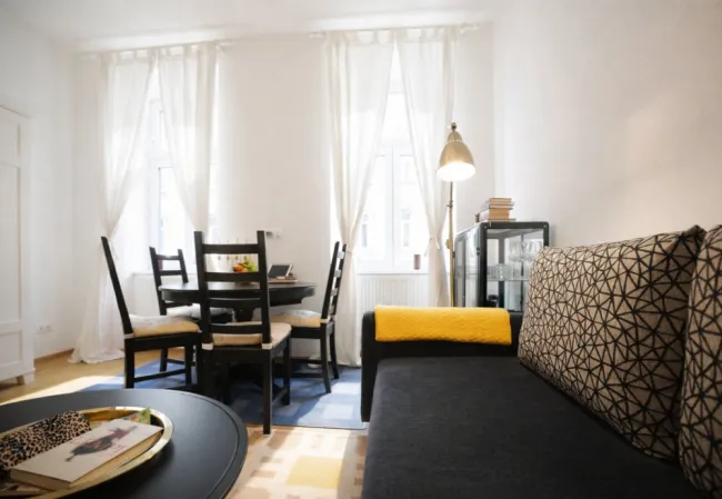 Meidling/Fockygasse: Möblierte Einzimmerwohnung mit erlaubter Airbnb Nutzung "Alles da - wunderbar!" SOFORTBEZUG! - Bild