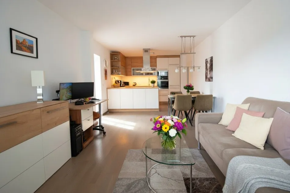Moderne 3 Zimmerwohnung Wals-Siezenheim mit TG-Stellplatz - Titelbild