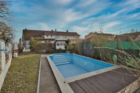 Ansprechendes Mehrfamilienhaus in netter Wohngegend sucht neue Besitzer!