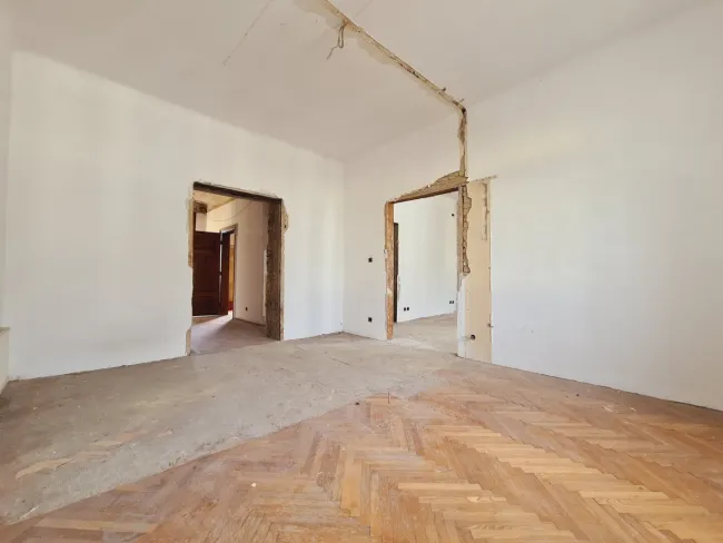 Sonnen-Altbau nach Maß | Balkon | 3-4 Zimmer - Bild