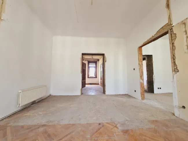 Sonnen-Altbau nach Maß | Balkon | 3-4 Zimmer - Bild