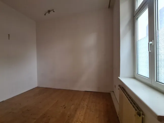 Unbefristet | 4-5 Zimmer | Bahnhof Liesing - Bild