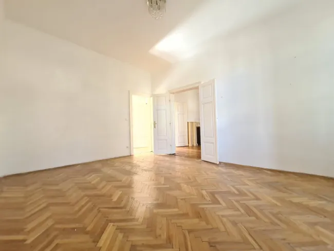 Sanierungstraum Altbau | Luftwärmepumpe möglich | 15m2 Süd-Balkon bewilligt - Bild