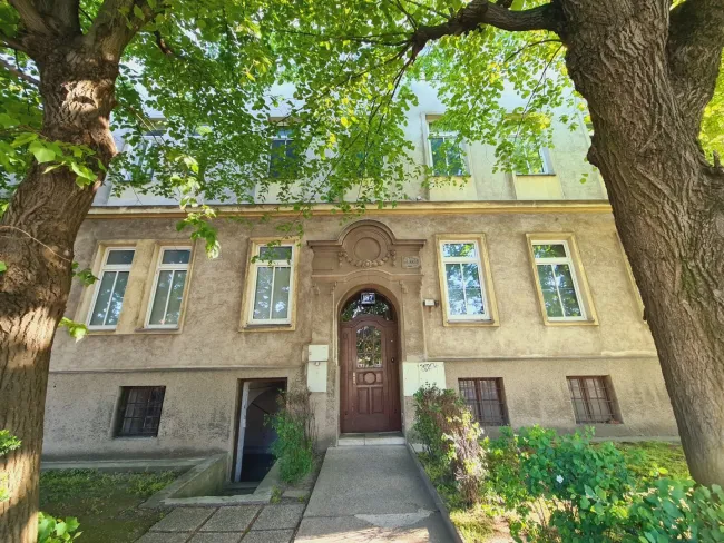 Sonnen-Altbau nach Maß | Balkon | 3-4 Zimmer - Titelbild