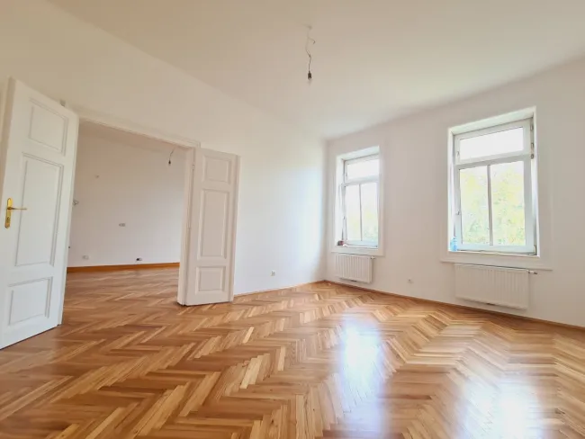 Sonnen-Altbau nach Maß | Balkon | 3-4 Zimmer - Bild