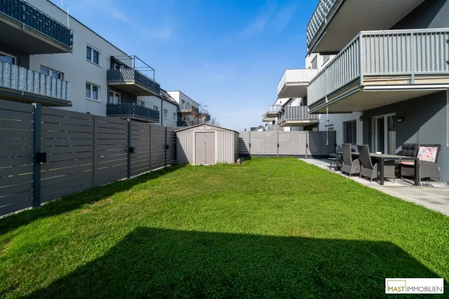NEU! Ihr Paradies zur Erholung - Großzügige Gartenwohnung mit 5 Zimmern & 100 m² Eigengarten - Titelbild