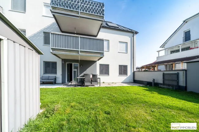 NEU! Ihr Paradies zur Erholung - Großzügige Gartenwohnung mit 5 Zimmern & 100 m² Eigengarten - Bild