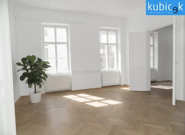 Zimmer straßenseitig