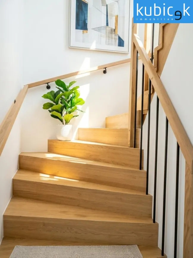 Top 35 | 2. DG | Treppe