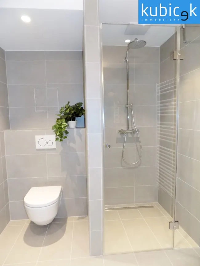 Dusche und WC