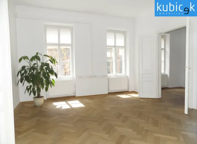 Zimmer hofseitig