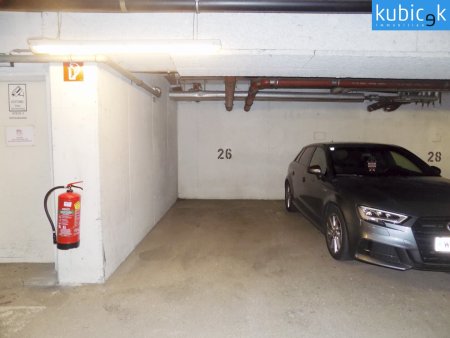 Tiefgaragenplatz