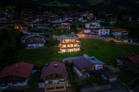 Alpiner Luxus auf höchstem Niveau – Exklusive Designer-Villa mit unverbaubarem Hahnenkamm-Panorama