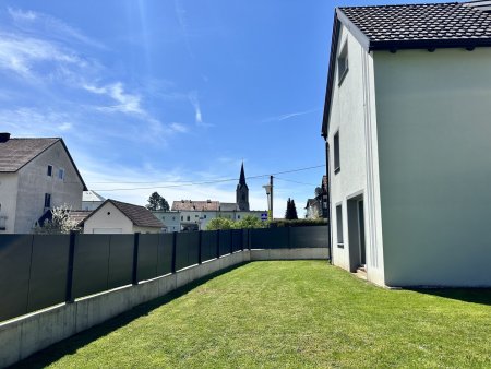 Ein- bis Zweifamilienhaus mit großem Garten in exzellenter Lage in Pregarten