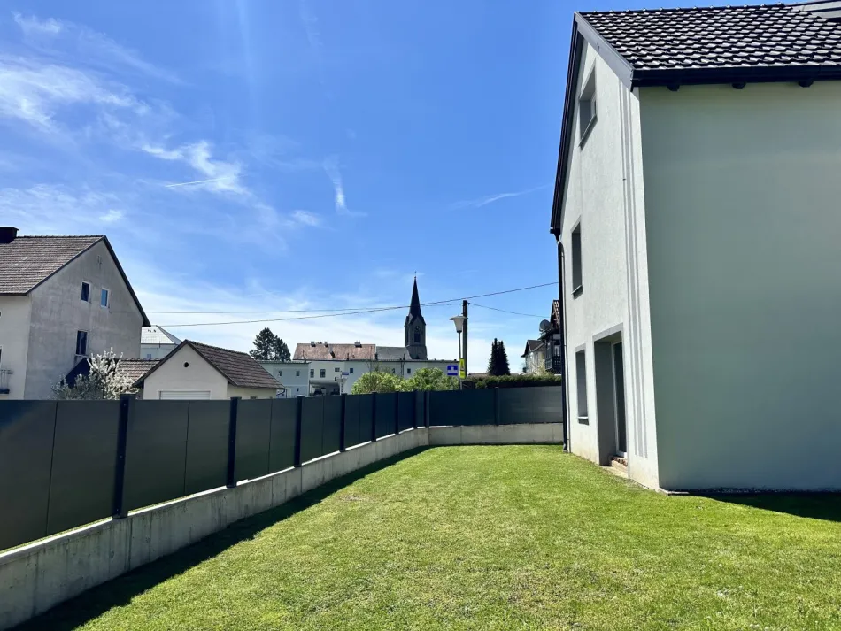 Ein- bis Zweifamilienhaus mit großem Garten in exzellenter Lage in Pregarten - Bild