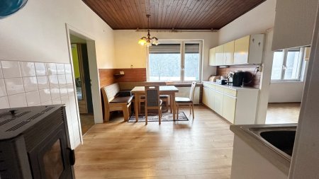 Einfamilienhaus mit großem Potenzial in Fahrafeld