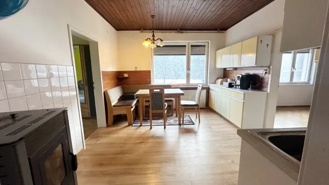 Einfamilienhaus mit großem Potenzial in Fahrafeld - Bild