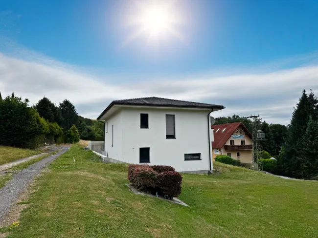 Tolle Gelegenheit! Modernes Einfamilienhaus in Oberhenndorf/Loipersdorf zu verkaufen - Titelbild