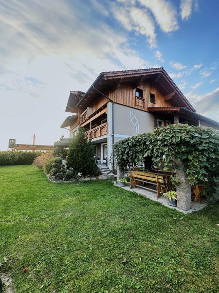Traumhaftes Mehrfamilienhaus in Mauerkirchen - Ihr neues Zuhause wartet!