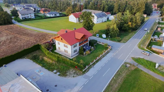 Traumhaftes Mehrfamilienhaus in Mauerkirchen - Ihr neues Zuhause wartet! - Titelbild