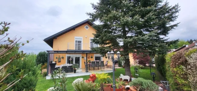 🏡 Bezauberndes Einfamilienhaus mit Gartenidylle - Bild