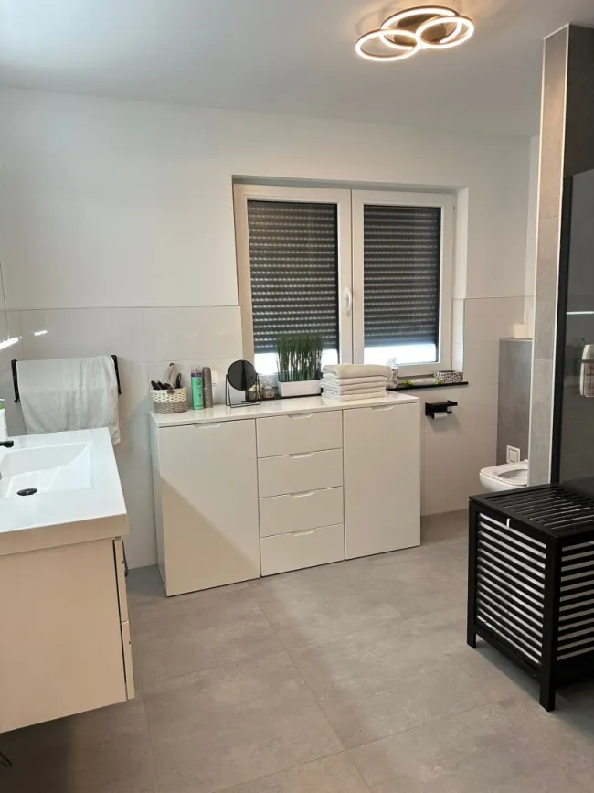 Modernes Wohnen 🏡🌳 Neuwertiges Traumhaus in Kirchheim im Innkreis - Bild