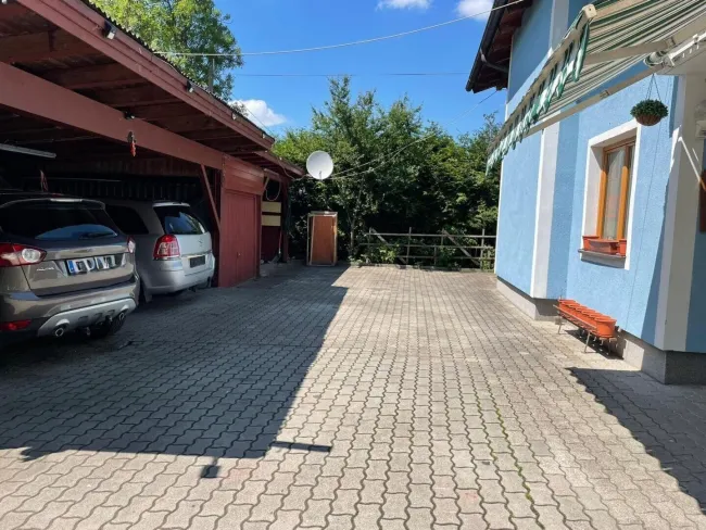 Haus Aussen Ansicht
