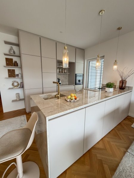 Design trifft Luxus – Doppelhaushälfte mit Top-Ausstattung in Alkoven