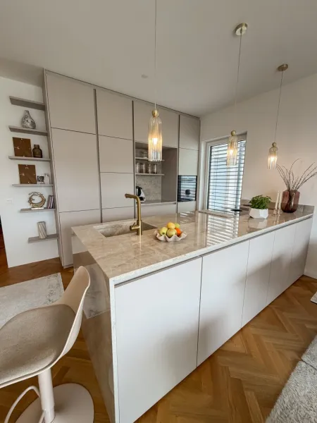 Design trifft Luxus – Doppelhaushälfte mit Top-Ausstattung in Alkoven