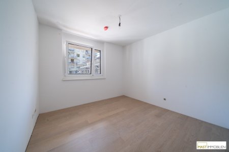 * Herbst 2026!* Provisionsfrei - 4 Zimmer Wohnung mit zwei Balkonen