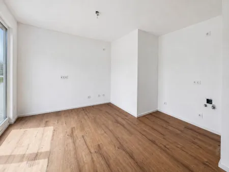 Neuwertige 3-Zi-Wohnung im OG., Garten, Balkon, Caport,79m², €250.000