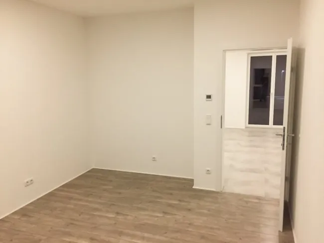 1. Zimmer OG
