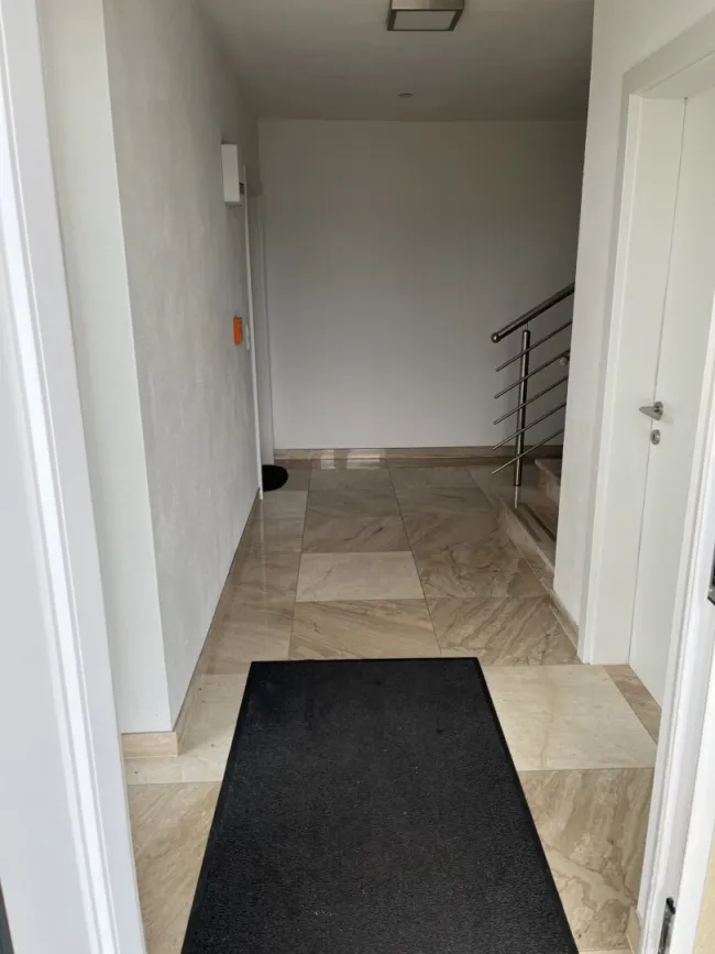 3-Zimmer-Wohnung mit Garten & 2 Stellplätzen im Obergeschoss 🏡👨‍👩‍👧‍👦 - Bild