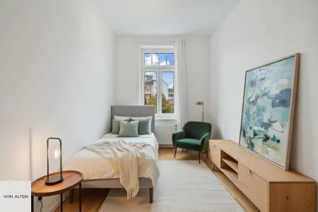 Sanierte Altbauwohnung mit Lift, Parkblick, Gemeinschaftsterrassen und guter Verkehrsanbindung