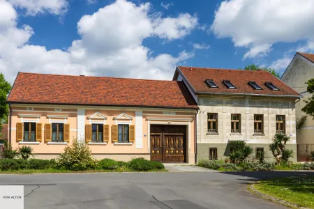 Zwei historische Höfe. Drei Wohneinheiten. Unzählige Möglichkeiten.